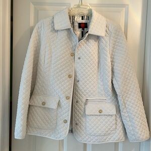 STAY WARM & COZY Women's Quilted White Jacket